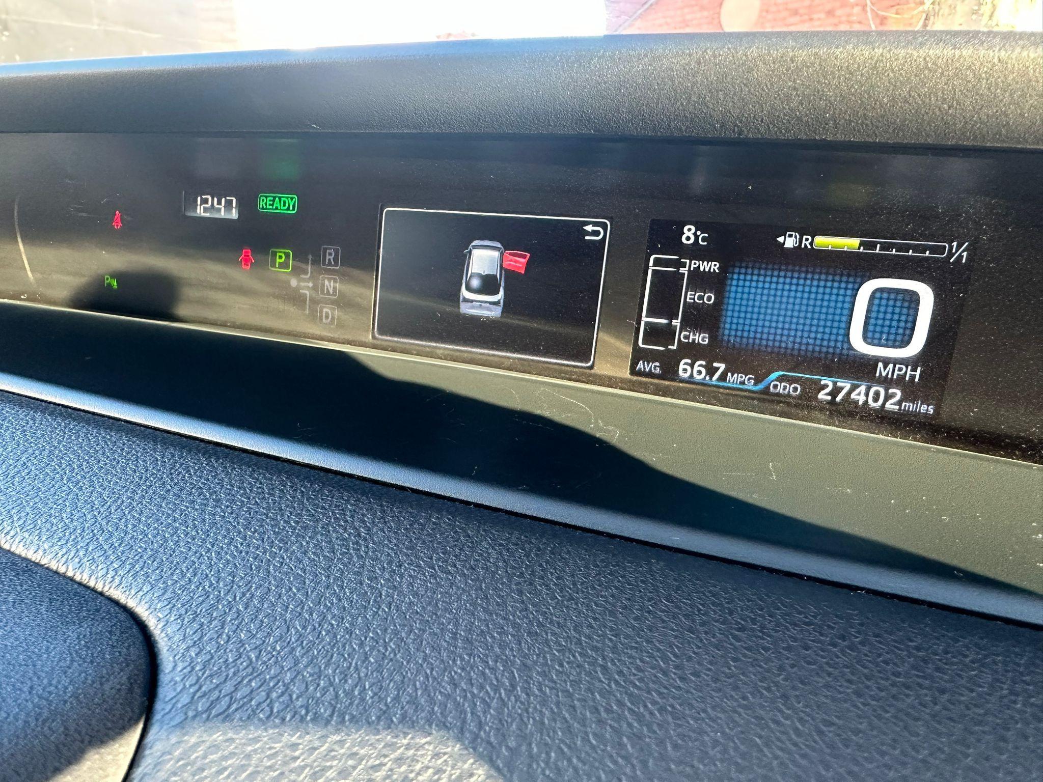Toyota **SOLD** Prius - Hybrid 1.8 VVhT CVT Business Edition 5dr Image